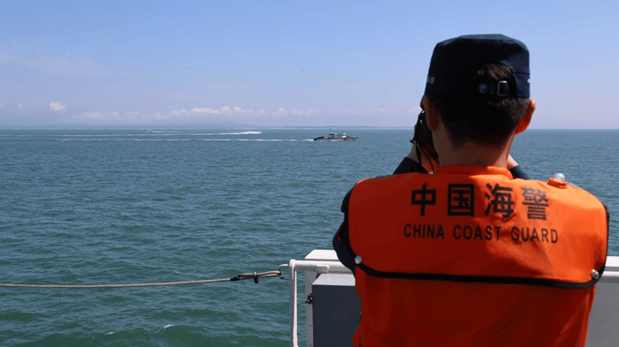 严惩“台独”政策出炉后，大陆海警抵近金门，台湾海巡艇掉头就跑