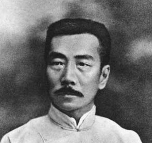 1936年鲁迅去世，好友取下20根胡须粘在石膏像上，现成一级文物