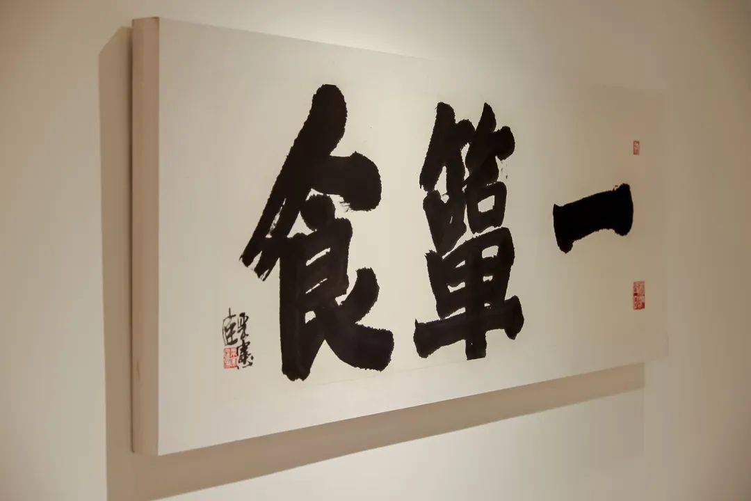 一周艺术人物｜“七月流火”呈现老友记，泰康新展张培力作品                