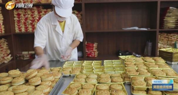 周口郸城：手工月饼制作忙 守“味”中秋老味道                