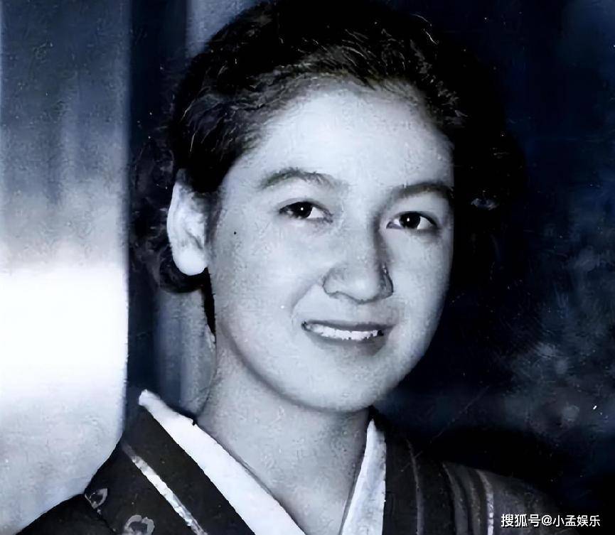 麦克阿瑟在日本生活有多爽？日本绝色女神作陪，天皇像他儿子