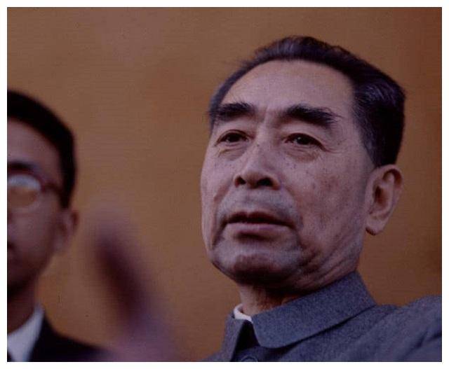 1965年，毛主席宴请李宗仁，闲聊时江青询问：您看他怎样答复呢？