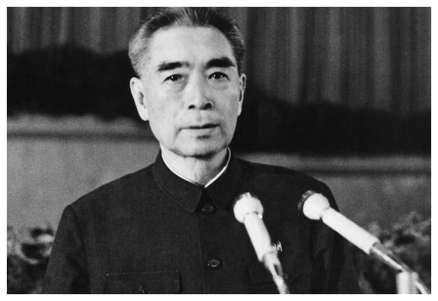 1965年，毛主席宴请李宗仁，闲聊时江青询问：您看他怎样答复呢？