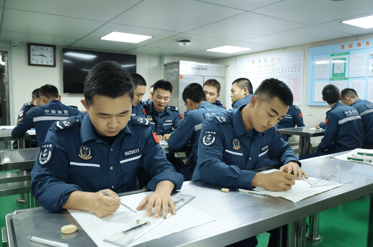 中国海警向《环球时报》记者讲述南海上的故事：“属于我们的蓝色疆土，必须守护守住”                