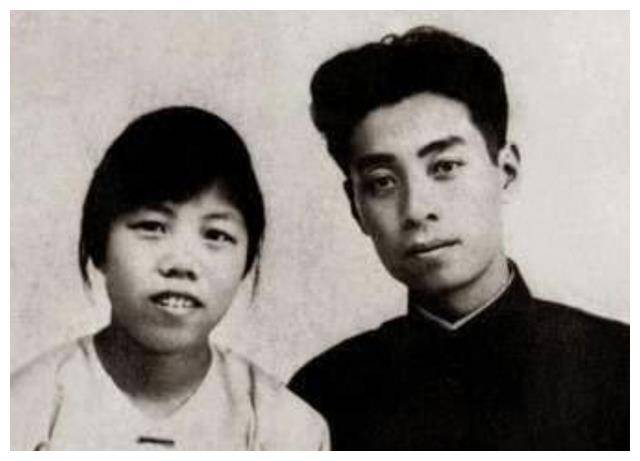 1953年，一妇女进京见周总理，邓颖超：你的“秘密妻子”找来了