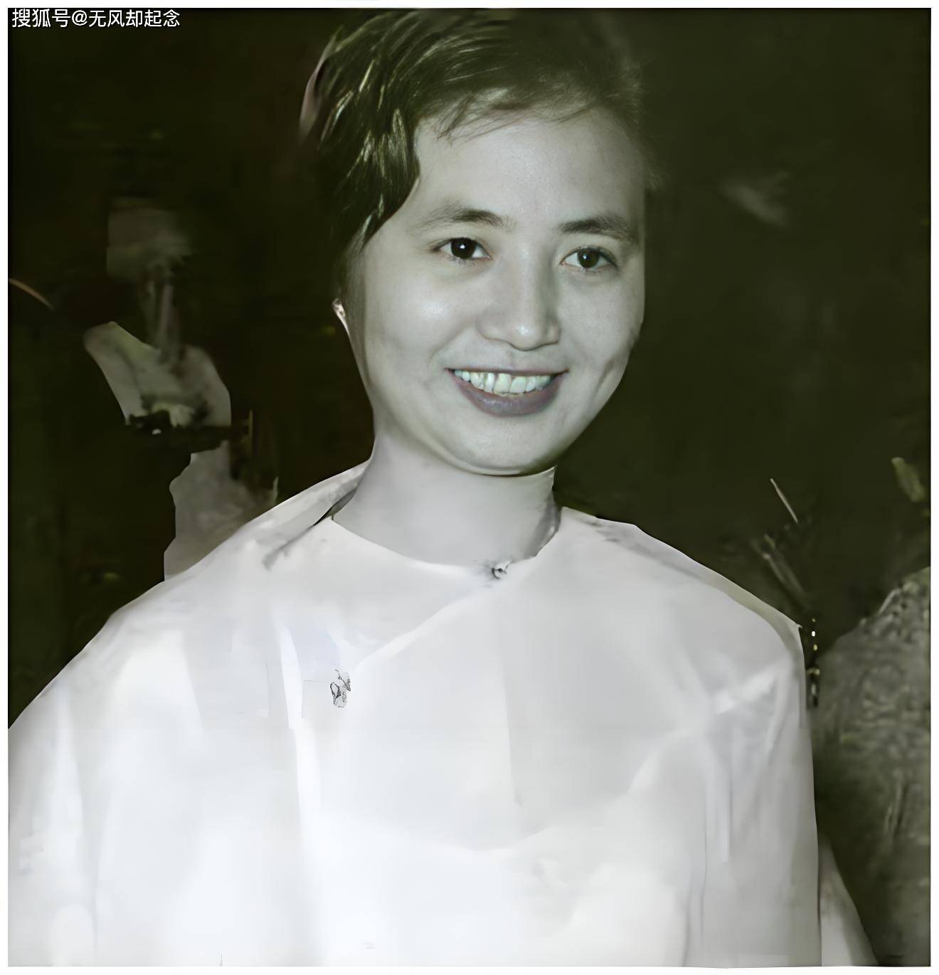 张茜有多美？1963年，41岁的她跟周总理合影，气质非凡，风韵犹存