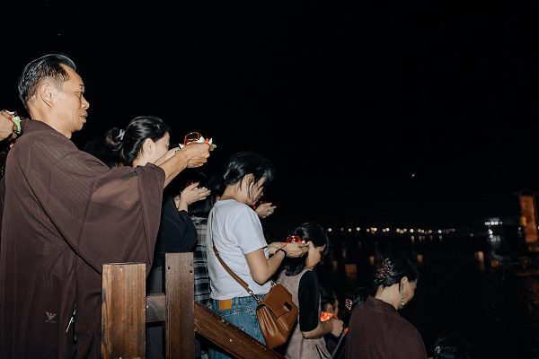 9月14日，南岳里·庙会民俗美食街正式开街，开启南岳文旅夜游新篇章！                