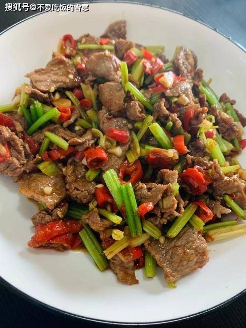 《剁椒黄牛肉：辣而不燥，鲜美绝伦》                