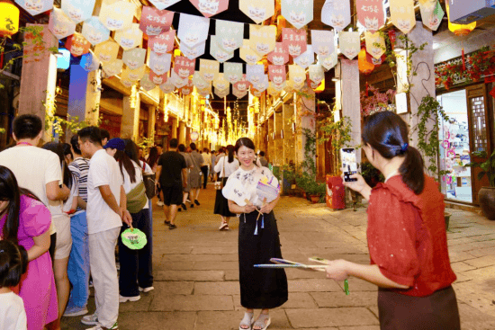 江西龙南：璀璨启幕夜间文旅盛宴 引领“引客入赣”新篇章                