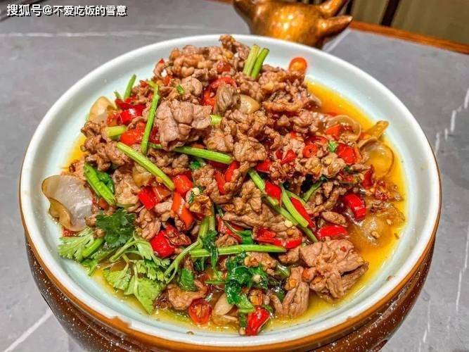 《剁椒黄牛肉：辣而不燥，鲜美绝伦》                