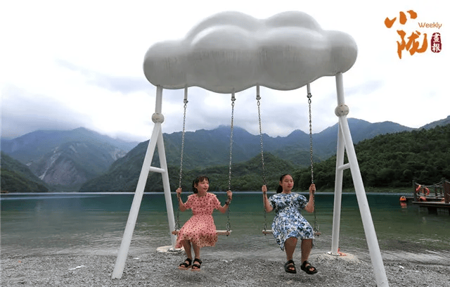 陇南文县天池：烟雨蒙蒙 美景如画                