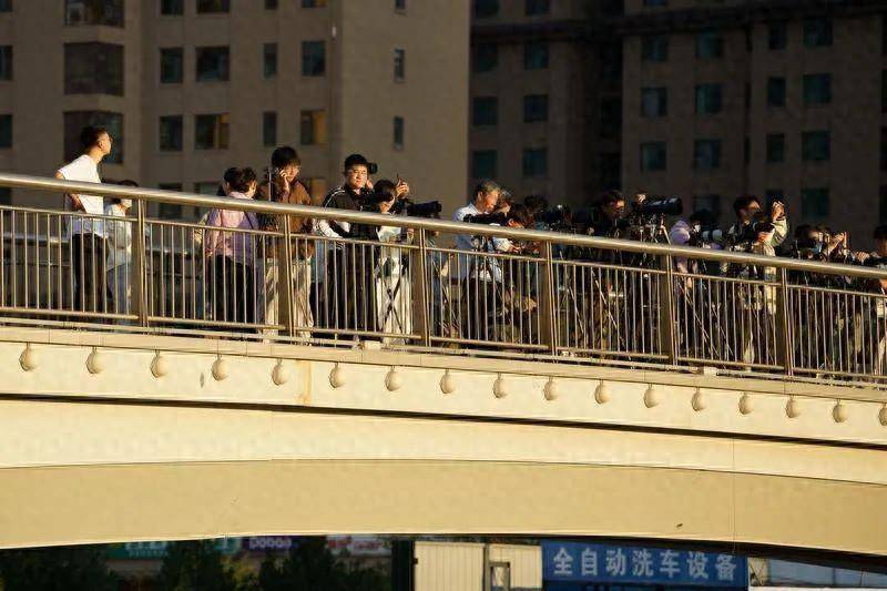 来太原北中环桥，一起赏秋分“悬日”                