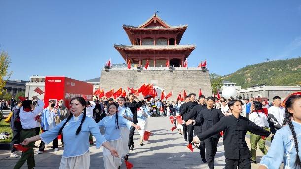 金延安+壶口瀑布强强联手 国庆假期文旅大餐来了                