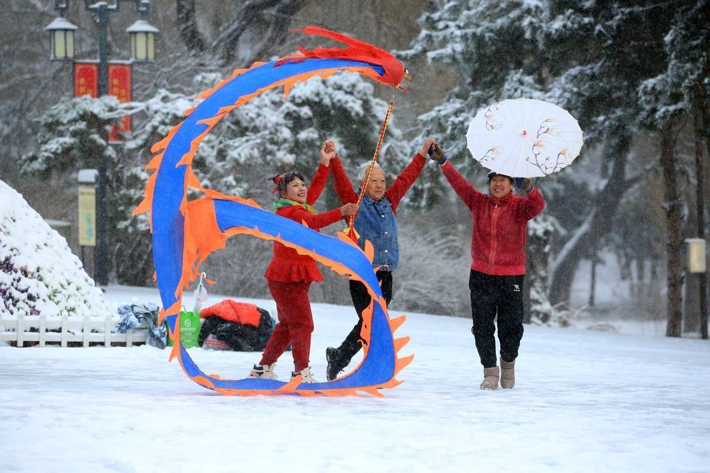 图集｜北方降雪氛围感拉满，多地初雪素裹银装                